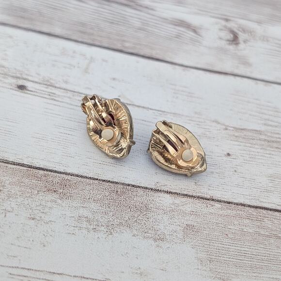 Vintage Clip On Earrings Dark Red Teardrop Shape Gold Tone Halo - Picture 6 of 7